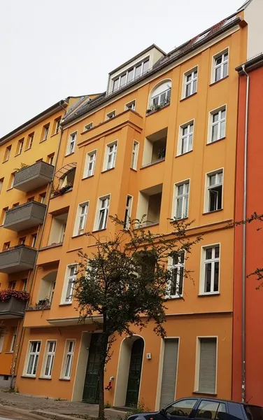 Möbliertes Appartement im Samariterkiez in ruhiger Lage — photo 1